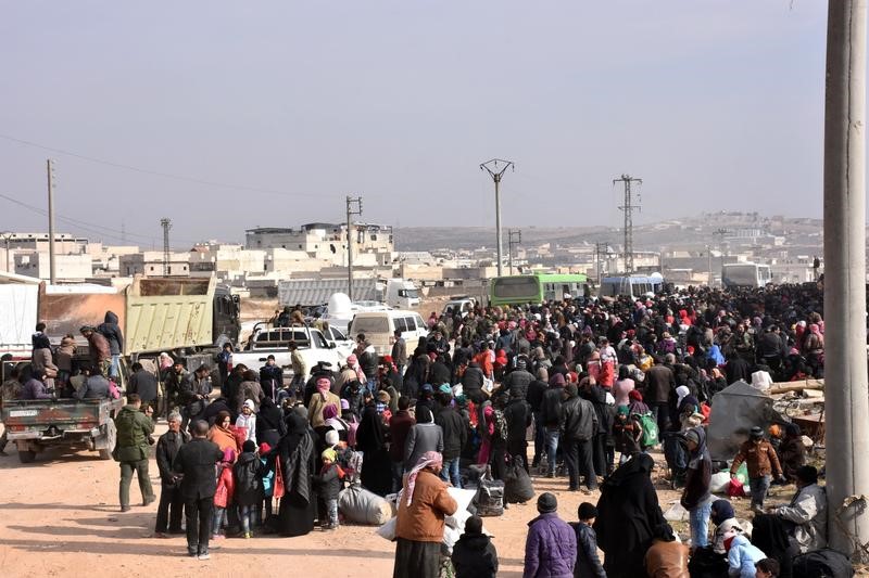 © Reuters. الأمم المتحدة: 30 ألفا فروا من شرق حلب وروسيا تريد إقامة ممرات إنسانية