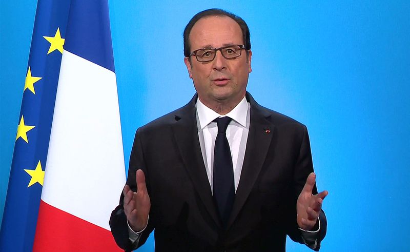 © Reuters. French President Francois Hollande makes televised address
