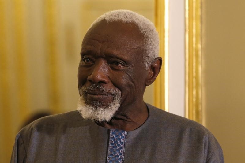 © Reuters. وفاة النحات السنغالي عثمان سو عن 81 عاما