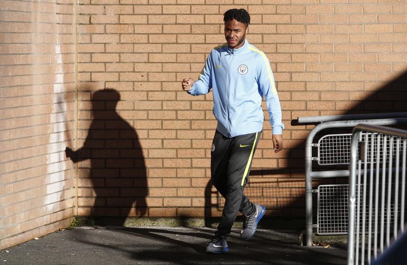 © Reuters. Manchester City's Raheem Sterling arrives before the match