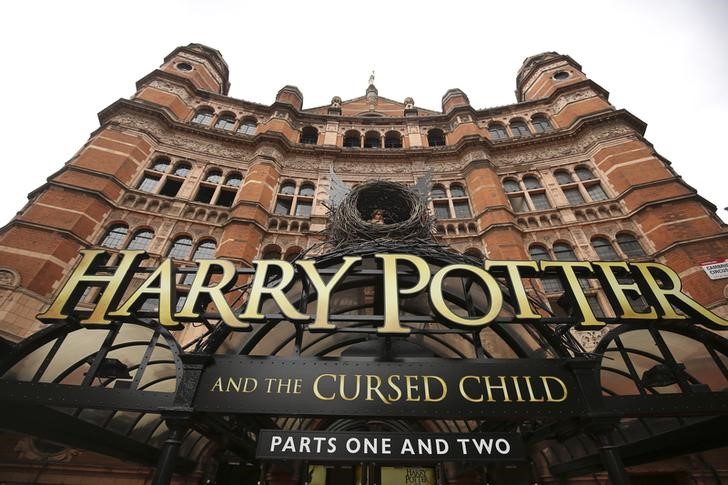 © Reuters. La obra de teatro de Harry Potter podría llegar a Broadway en 2018