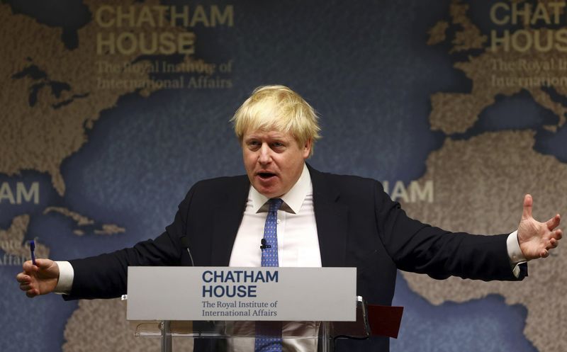 © Reuters. Britain's Foreign Secretary Boris Johnson delivers a speech at Chatham House in London,