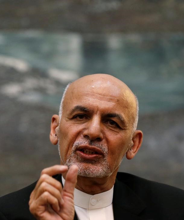© Reuters. الرئيس الأفغاني: طالبان لن تصمد شهرا دون دعم باكستان