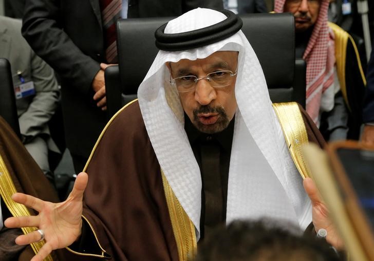© Reuters. مصادر: السعودية والكويت تتوقعان اتخاذ قرار هذا الشهر بشأن إعادة فتح حقول النفط بالمنطقة المحايدة