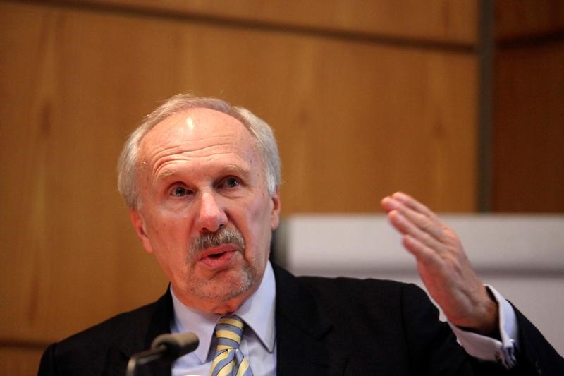 © Reuters. President of the Austrian National Bank and European Central Bank Governing Council member Ewald Nowotny attends a news conference in the building of the Central Bank of Cyprus in Nicosia