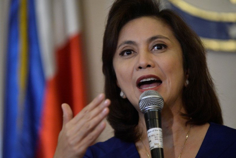 © Reuters. Philippines Vice President Leni Robredo speaks during a news conference following her resignation from her post in President Rodrigo Duterte's cabinet, at the Quezon City Reception House, Metro Manila