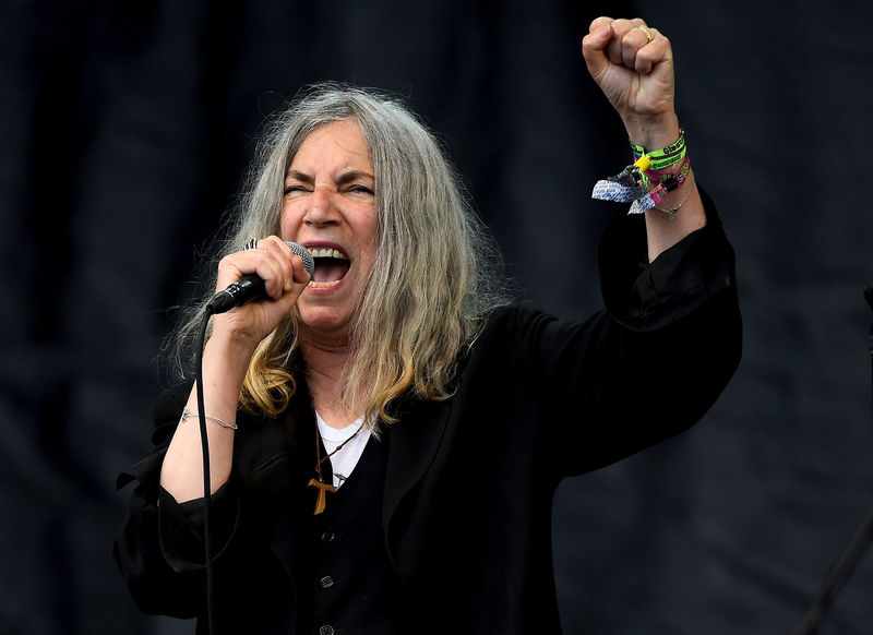 © Reuters. Patti Smith durante apresentação no Reino Unido