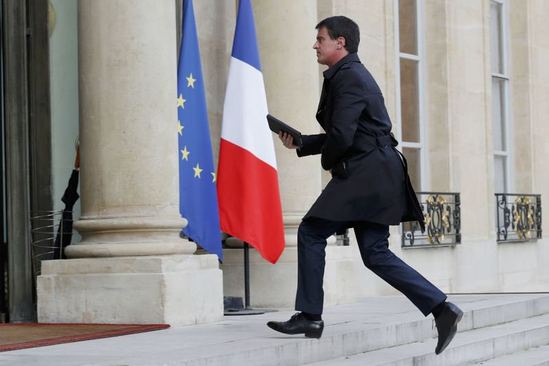 © Reuters. File photo French Prime Minister Valls who arrives for a meeting at the Elysee Palace in Paris