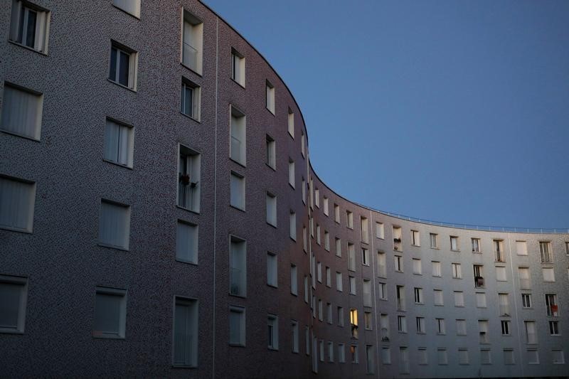 © Reuters. LES RENÉGOCIATIONS DE CRÉDITS HABITAT ACCÉLÈRENT