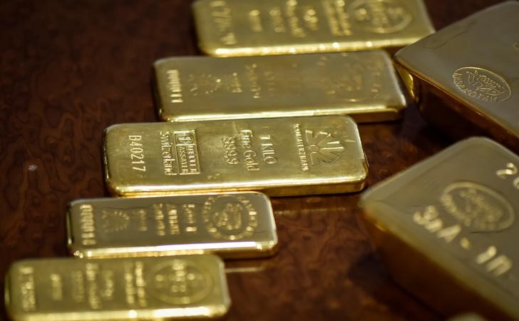 © Reuters. Слитки золота в хранилище Нацбанка Казахстана в Алма-Ате