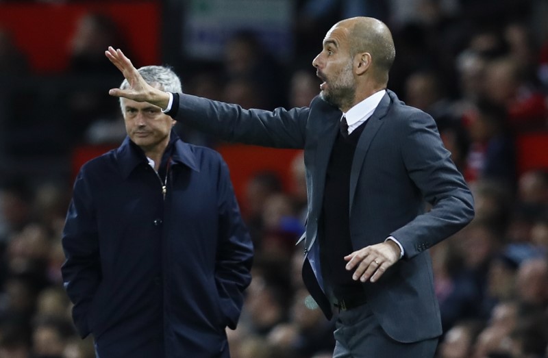 © Reuters. El Manchester United puede acabar entre los cuatro primeros, dice Guardiola