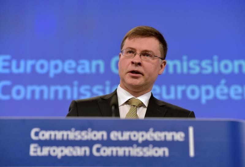 © Reuters. EC Vice-President Dombrovskis talks during a news conference after a meeting in Brussels
