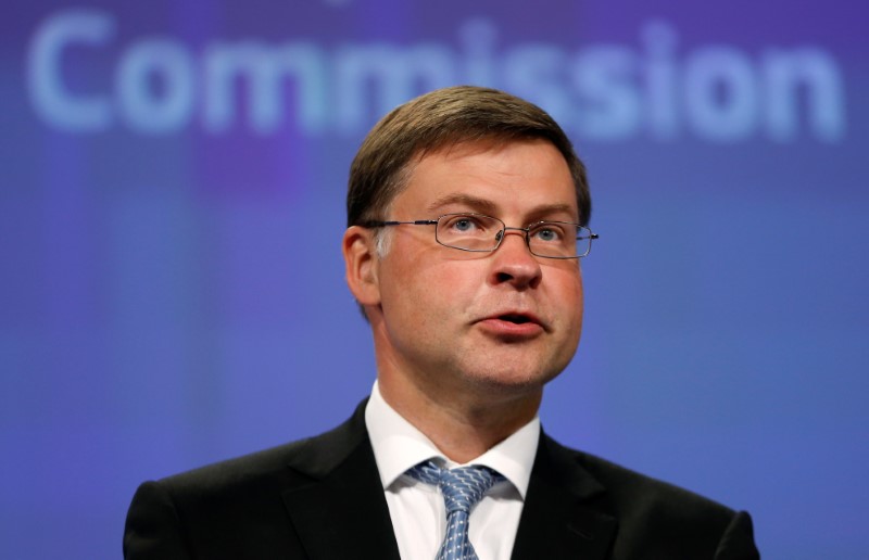 © Reuters. Il vice presidente della Commissione Ue Valdis Dombrovskis