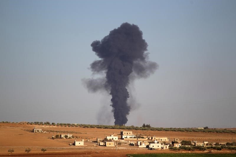 © Reuters. بيان: ضربات جوية تركية تقتل 23 من المتشددين في بلدة الباب السورية