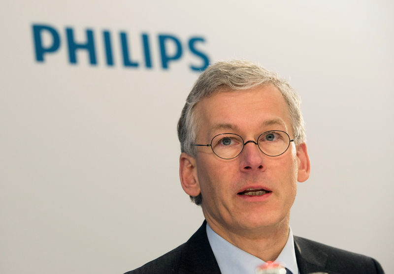 © Reuters. Van Houten, CEO of Philips, speaks during  the presentation of the 2013 full-year results in Amsterdam