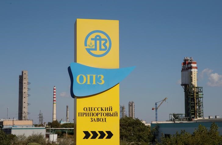 © Reuters. Вид на Одесский припортовый завод