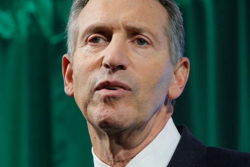 © Reuters. Starbucks Chairman and CEO Schultz delivers remarks at the Starbucks 2016 Investor Day in Manhattan, New York