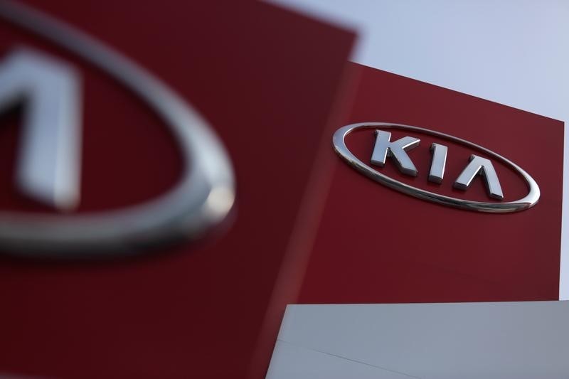 © Reuters. Signs of a KIA Motor car dealership are pictured in Monterrey