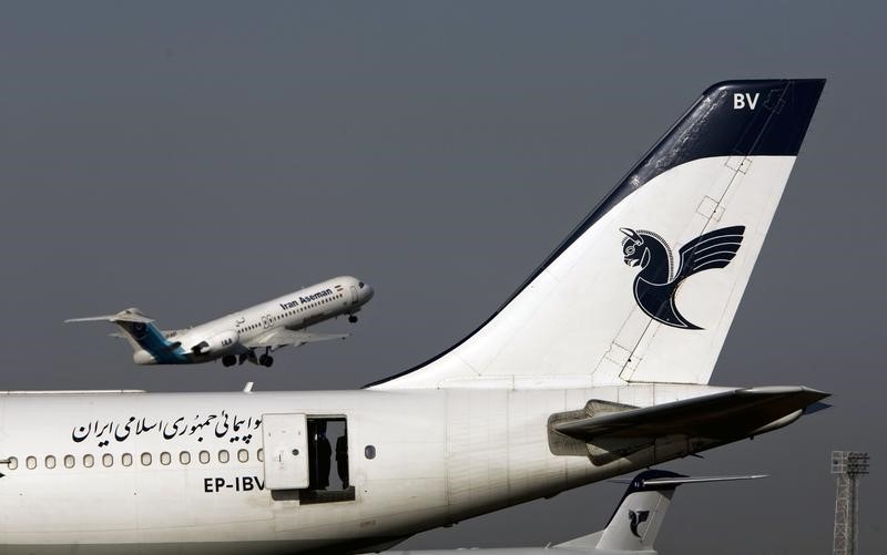 © Reuters. الاتحاد الأوروبي يمنع شركة طيران إيرانية من العمل في أجوائه