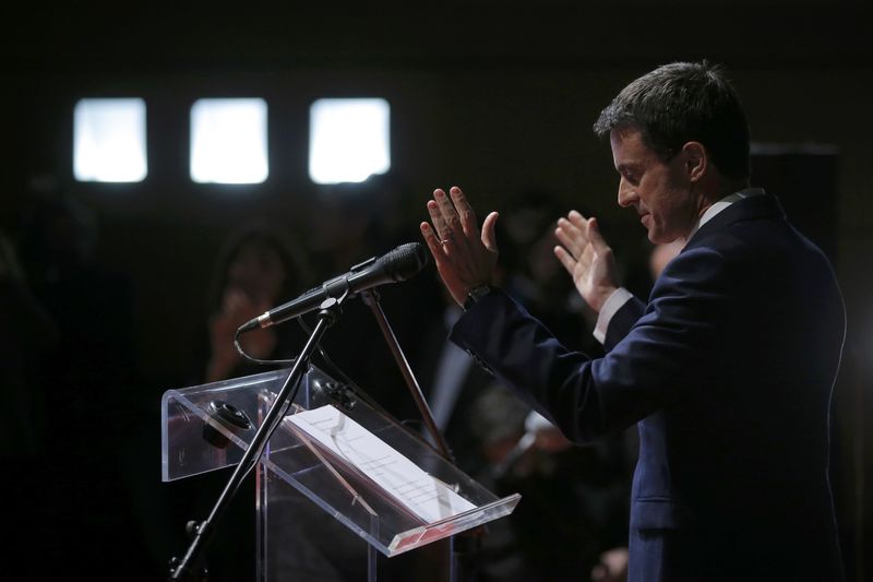 © Reuters. VALLS VA PRÉSENTER SON PROGRAMME EN JANVIER