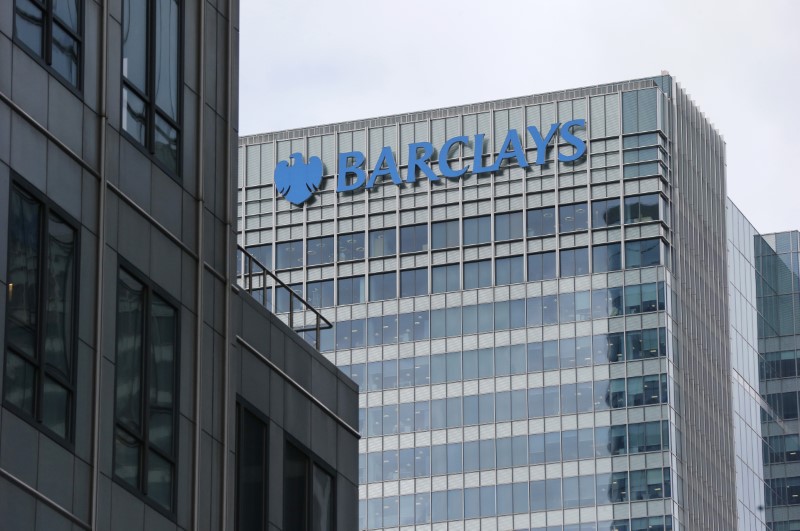© Reuters. A Barclays bank office is seen at Canary Wharf  in London