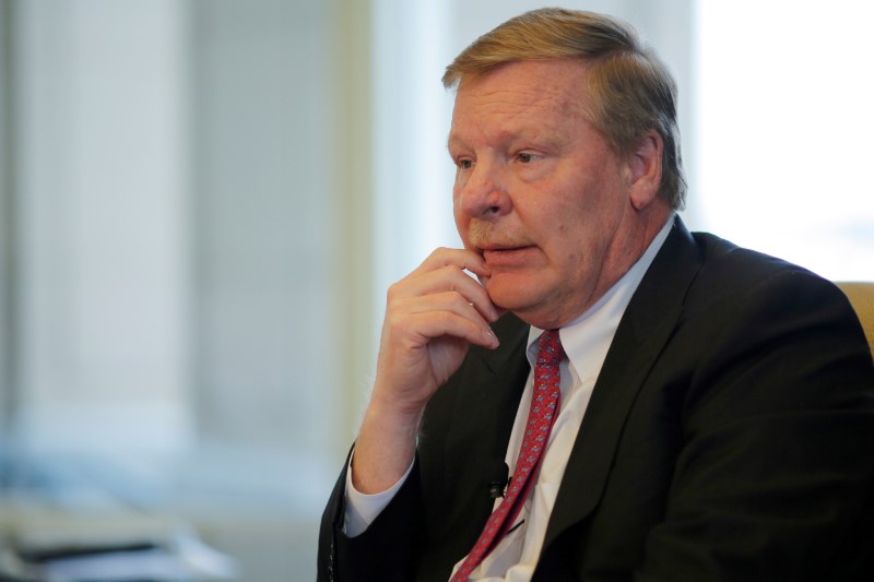 © Reuters. DuPont CEO and Chair Ed Breen pauses while speaking at the Boston College Chief Executives Club luncheon series in Boston