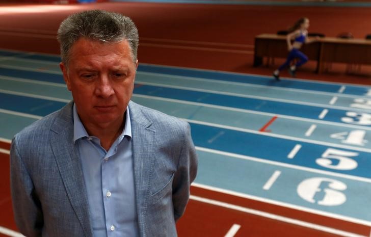 © Reuters. All-Russian Athletics Federation (ARAF) president Shlyakhtin speaks during an interview in Moscow