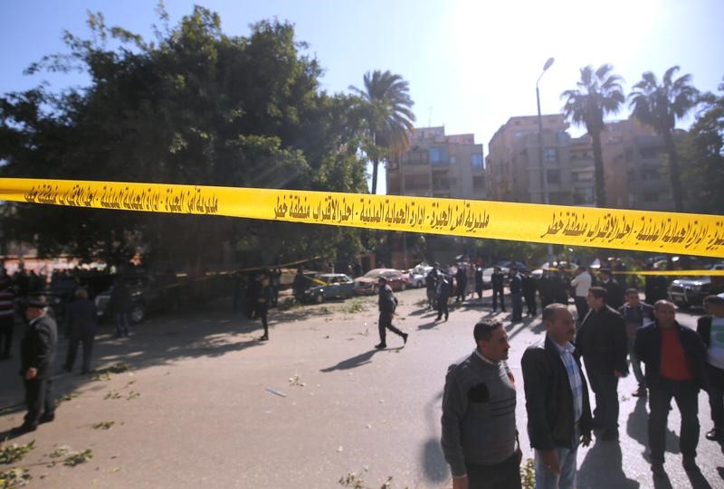 © Reuters. جماعة تطلق على نفسها اسم حسم تعلن مسؤوليتها عن هجوم الجيزة بمصر