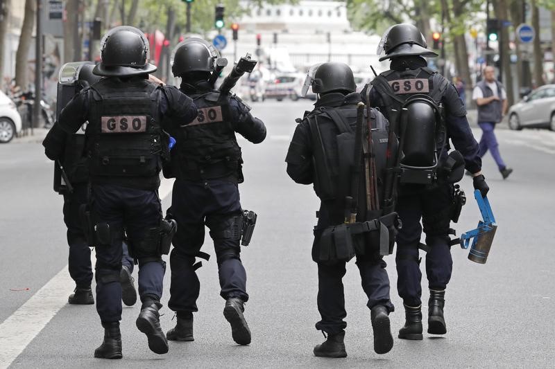 © Reuters. L'ÉTAT D'URGENCE DEVRAIT ÊTRE PROLONGÉ JUSQU'AU 15 JUILLET 2017