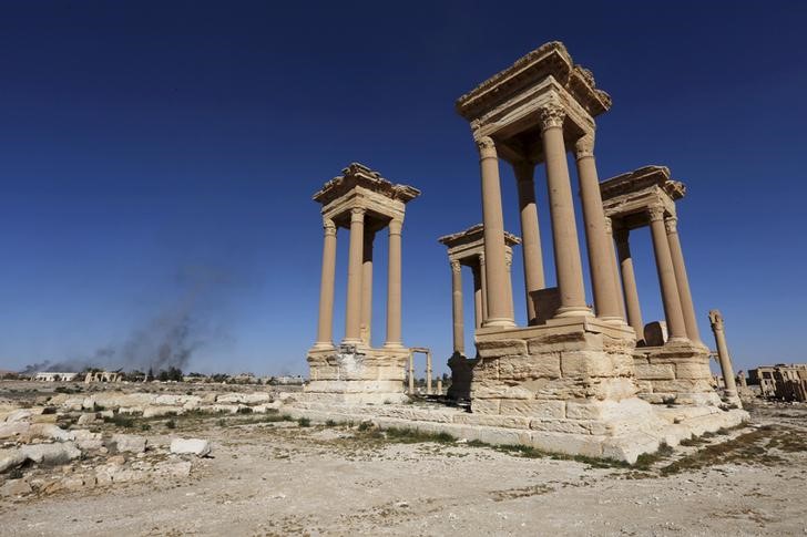 © Reuters. Античные сооружения в Пальмире
