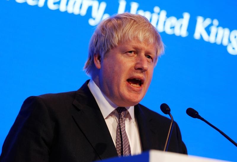 © Reuters. وزير خارجية بريطانيا يتودد للخليج بعد تعليقات عن السعودية أثارت انتقادات
