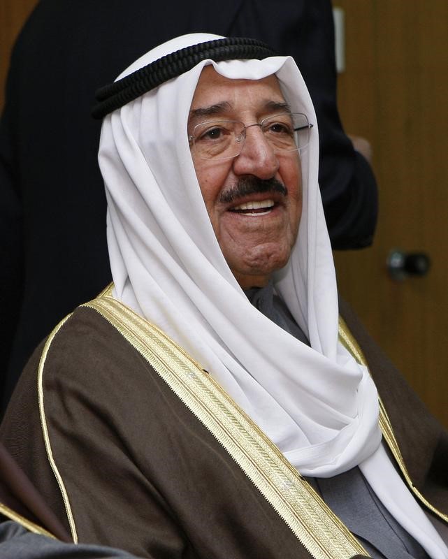 © Reuters. أمير الكويت يعين عصام عبد المحسن المرزوق وزيرا للنفط