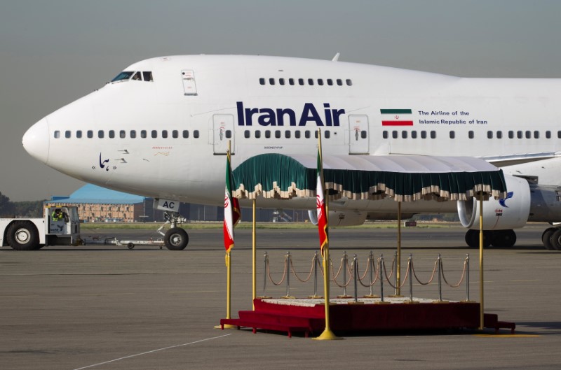 © Reuters. A IranAir Boeing 747SP aircraft is pictured before leaving Tehran's Mehrabad airport