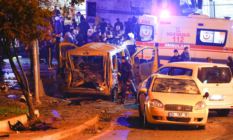 © Reuters. DOUBLE EXPLOSION À ISTANBUL