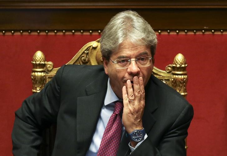 © Reuters. El presidente de Italia pide formar Gobierno al ministro de Asuntos Exteriores