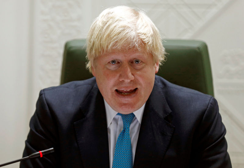 © Reuters. British Foreign Secretary Boris Johnson attends a joint news conference with Saudi Arabian Foreign Minister Adel al-Jubeir in Riyadh