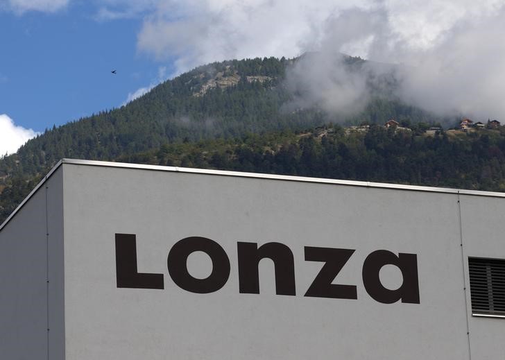 © Reuters. A logo is pictured on the laboratory building on the Lonza site in Visp