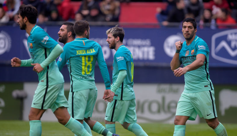 © Reuters. Barcelona-PSG y Atlético-Bayer Leverkusen se medirán en octavos de Champions