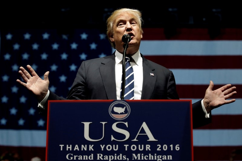 © Reuters. U.S. President-elect Donald Trump speaks at a "Thank You USA" tour rally in Grand Rapids