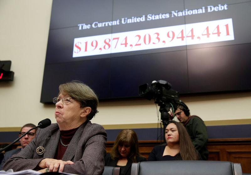 © Reuters. SEC Chairwoman Mary Jo White testifies before a House Financial Services Committee hearing in Washington.