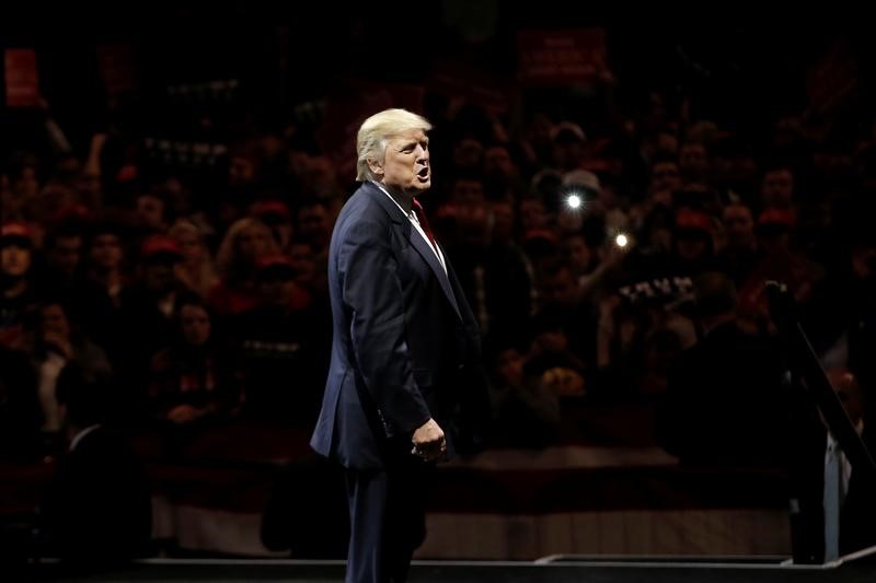 © Reuters. U.S. President-elect Donald Trump appears at a USA Thank You Tour event at U.S. Bank Arena in Cincinnati