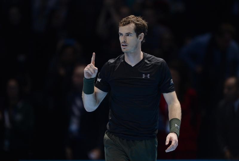 © Reuters. Great Britain's Andy Murray celebrates winning the final