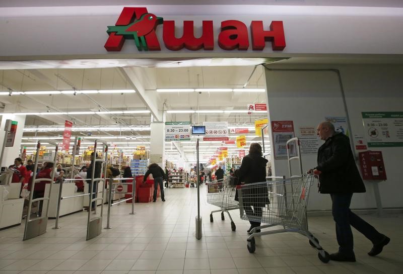 © Reuters. AUCHAN SE RENFORCE EN RUSSIE MALGRÉ LA CRISE