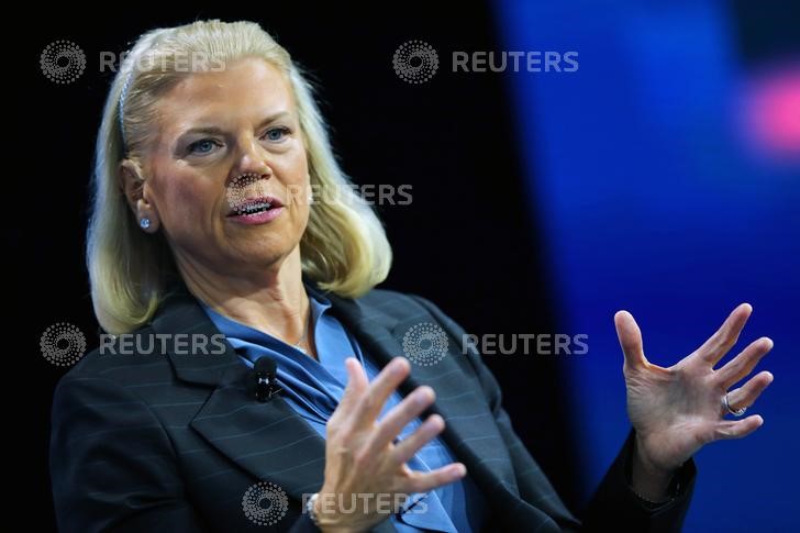 © Reuters. IBM promete contratar estadounidenses antes de reunión con Trump