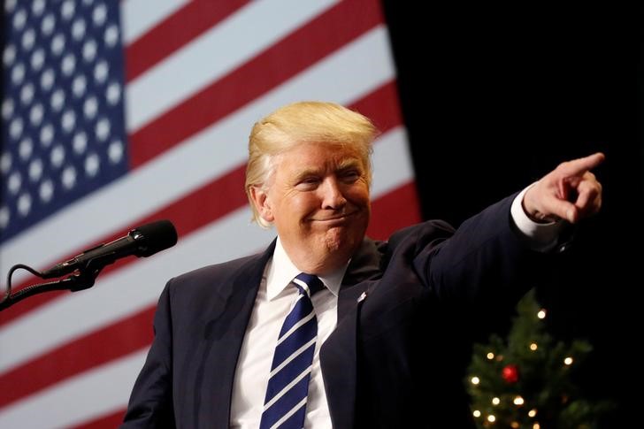 © Reuters. U.S. President-elect Donald Trump speaks at the USA Thank You Tour event at the Wisconsin State Fair Exposition Center in West Allis, Wisconsin