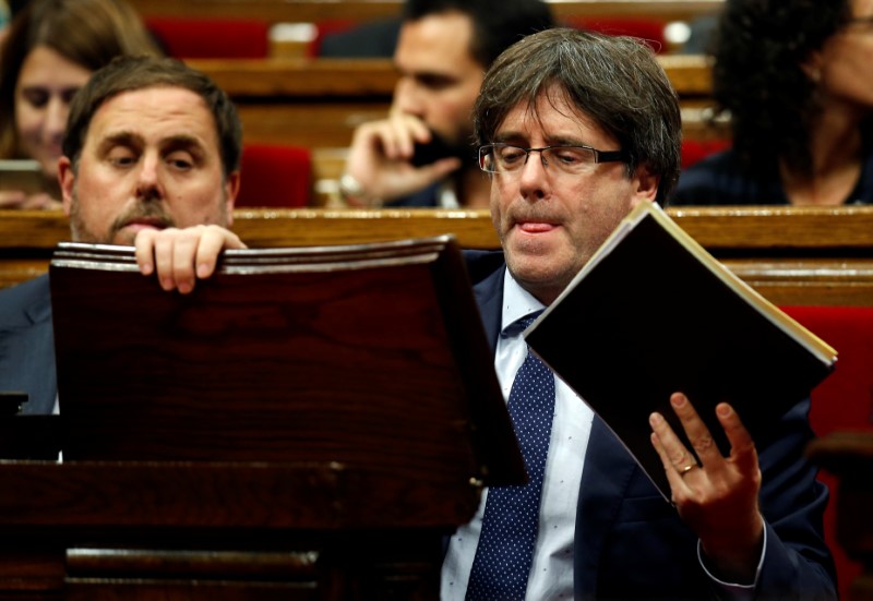 © Reuters. El Constitucional paraliza la convocatoria de un referéndum en Cataluña