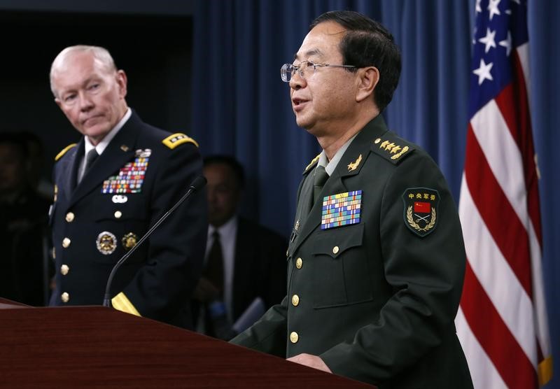 © Reuters. Chairman of the U.S. Joint Chiefs of Staff Dempsey and Chief of the General Staff of the Chinese PLA Fang hold a joint news conference at the Pentagon
