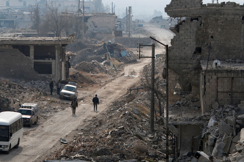 © Reuters. Prédios destruídos no distrito de Sheikh Saeed, na cidade síria de Aleppo