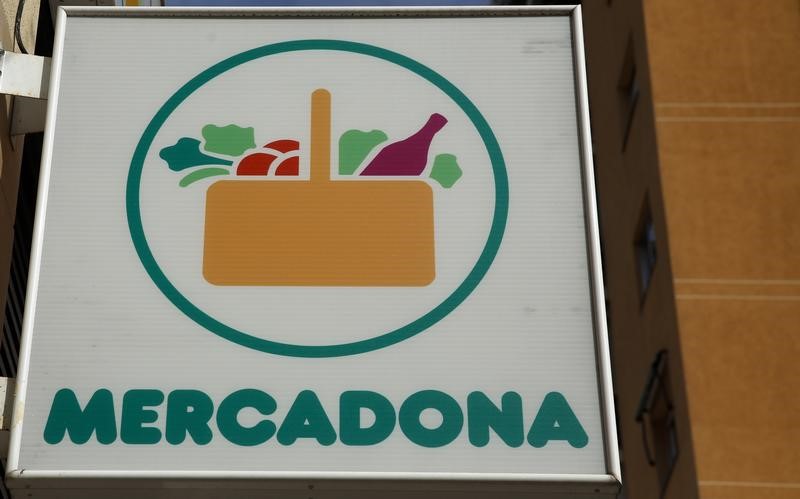 © Reuters. Mercadona cambia el foco hacia reforma de tiendas, invertirá 180 mlns en 2017