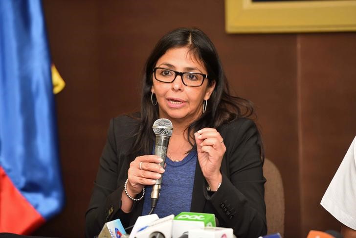 © Reuters. A ministra das Relações Exteriores da Venezuela, Delcy Rodriguez, dá entrevista coletiva em Cochabamba, na Bolívia